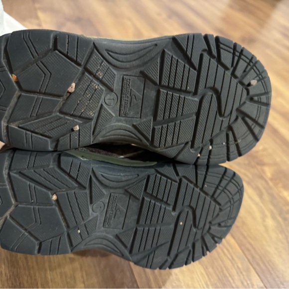 Size 1Y Boys Camo Boots - Picture 5 of 6